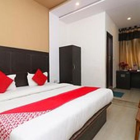 Capital O Hotel Surya Continental Λάκναου Εξωτερικό φωτογραφία