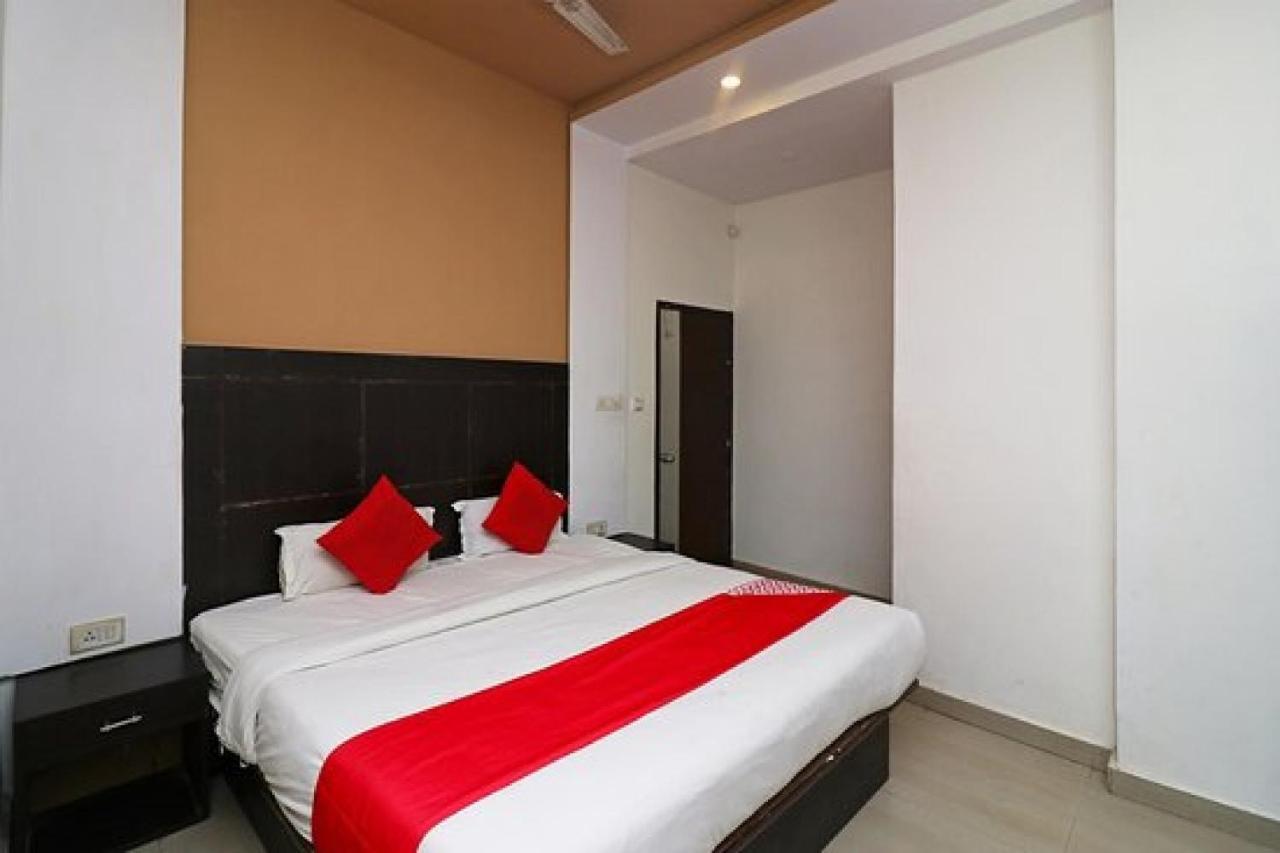 Capital O Hotel Surya Continental Λάκναου Εξωτερικό φωτογραφία