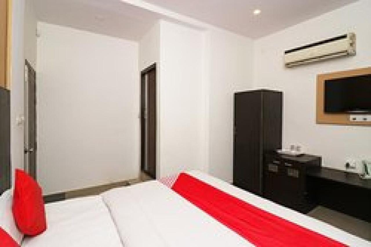 Capital O Hotel Surya Continental Λάκναου Εξωτερικό φωτογραφία