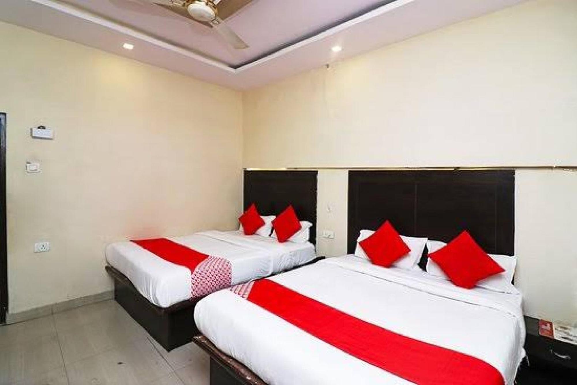 Capital O Hotel Surya Continental Λάκναου Εξωτερικό φωτογραφία